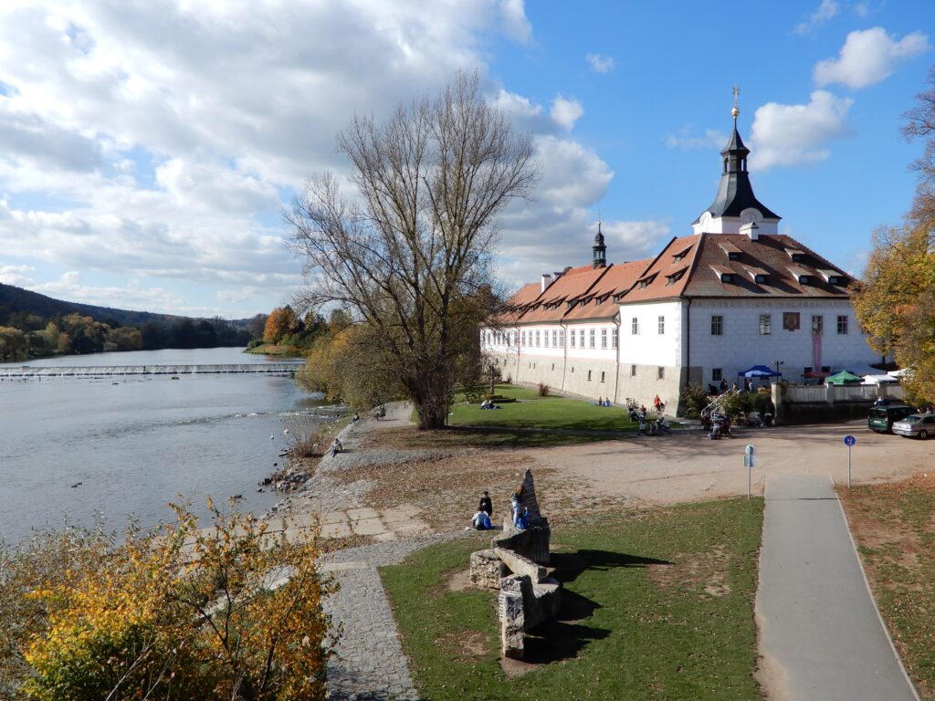 Zámek mapadobrichovic.cz